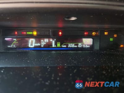 Zdjęcie 9 z 13 samochodu: 2014 TOYOTA PRIUS V THREE VIN:JTDZN3EU6E3324467 - miniatura