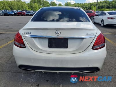 Zdjęcie 6 z 12 samochodu: 2016 MERCEDES-BENZ C 300 4MATIC VIN:55SWF4KB1GU106224 - miniatura