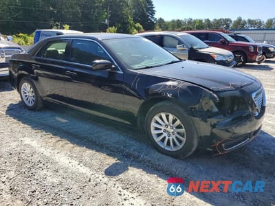 Czwarte zdjęcie samochodu z boku: 2014 CHRYSLER 300 VIN:2C3CCAAG3EH138967 - miniatura