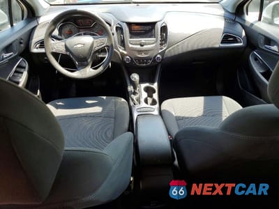 Zdjęcie 8 z 12 samochodu: 2019 CHEVROLET CRUZE LT VIN:1G1BE5SM3K7100877 - miniatura