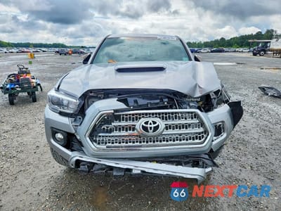 Piąte zdjęcie samochodu w środku: 2017 TOYOTA TACOMA TRD SPORT VIN:5TFAZ5CN4HX038753 - miniatura
