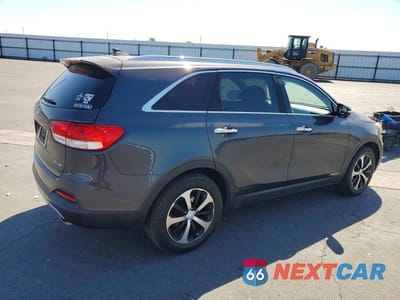 Trzecie zdjęcie samochodu z tyłu: 2018 KIA SORENTO EX VIN:5XYPHDA59JG347363 - miniatura