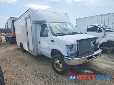 Czwarte zdjęcie samochodu z boku: 2022 FORD ECONOLINE E350 SUPER DUTY CUTAWAY VAN VIN:1FDWE3FK0NDC01625 - miniatura