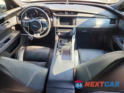 Zdjęcie 8 z 12 samochodu: 2016 JAGUAR XF R - SPORT VIN:SAJBF4BV5GCY16283 - miniatura