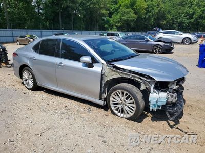 Czwarte zdjęcie samochodu z boku: 2020 TOYOTA CAMRY XLE VIN:4T1F11AK4LU885986 - miniatura