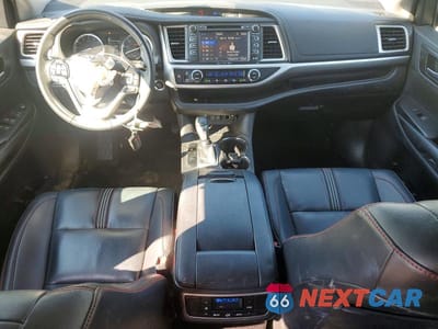 Zdjęcie 8 z 13 samochodu: 2019 TOYOTA HIGHLANDER SE VIN:5TDJZRFHXKS602805 - miniatura