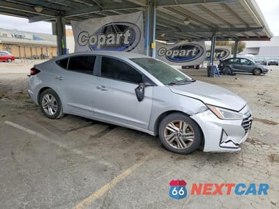 Czwarte zdjęcie samochodu z boku: 2019 HYUNDAI ELANTRA SEL VIN:KMHD84LF7KU767711 - miniatura