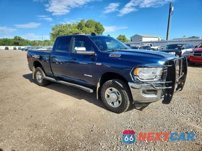 Czwarte zdjęcie samochodu z boku: 2022 RAM 2500 BIG HORN VIN:3C6UR5DJ8NG237806 - miniatura
