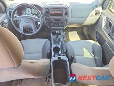 Zdjęcie 8 z 14 samochodu: 2005 FORD ESCAPE XLS VIN:1FMYU02Z25KD26652 - miniatura