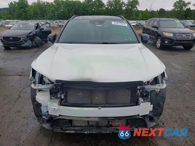 Piąte zdjęcie samochodu w środku: 2019 VOLVO XC40 T5 R-DESIGN VIN:YV4162UM4K2070102 - miniatura