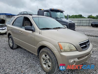 Czwarte zdjęcie samochodu z boku: 2004 KIA SORENTO LX VIN:KNDJD733945233438 - miniatura