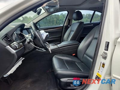 Zdjęcie 7 z 12 samochodu: 2016 BMW 528 XI VIN:WBA5A7C52GG144974 - miniatura