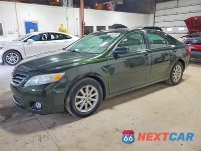 2010 TOYOTA CAMRY XLE 4T4BF3EK9AR010959 - główne zdjęcie licytacji z USA - miniatura