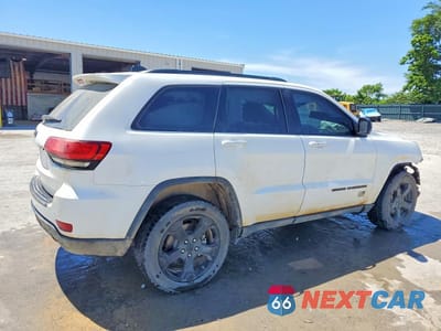 Trzecie zdjęcie samochodu z tyłu: 2021 JEEP GRAND CHEROKEE LAREDO VIN:1C4RJFAG3MC854617 - miniatura