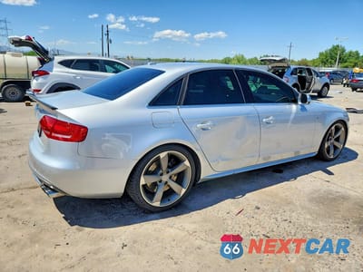 Trzecie zdjęcie samochodu z tyłu: 2010 AUDI S4 PREMIUM PLUS VIN:WAUDGAFL5AA110006 - miniatura