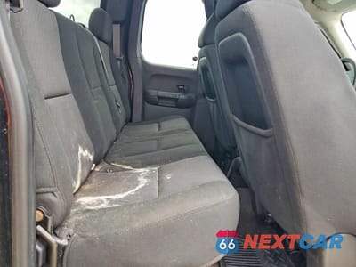 Zdjęcie 10 z 12 samochodu: 2011 GMC SIERRA K1500 SL VIN:1GTR2UEA5BZ250021 - miniatura