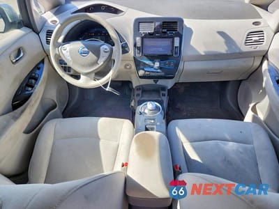 Zdjęcie 8 z 12 samochodu: 2012 NISSAN LEAF SV VIN:JN1AZ0CP7CT025471 - miniatura