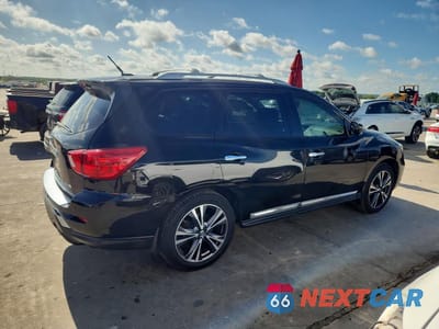 Trzecie zdjęcie samochodu z tyłu: 2017 NISSAN PATHFINDER PLATINUM VIN:5N1DR2MN2HC623909 - miniatura