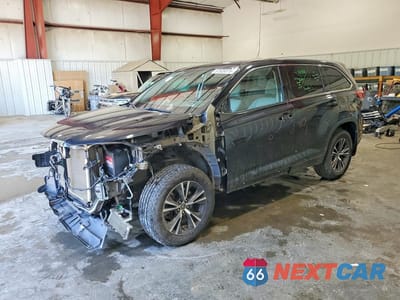 2018 TOYOTA HIGHLANDER LE 5TDBZRFH9JS879318 - główne zdjęcie licytacji z USA - miniatura