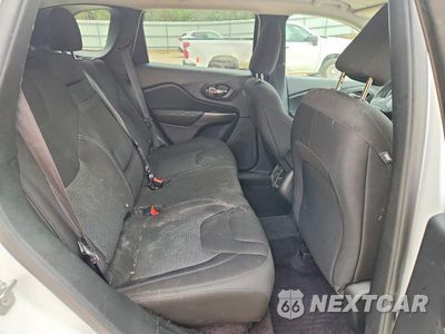 Zdjęcie 10 z 12 samochodu: 2019 JEEP CHEROKEE LATITUDE VIN:1C4PJLCB7KD114518 - miniatura