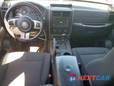 Zdjęcie 8 z 12 samochodu: 2011 JEEP LIBERTY RENEGADE VIN:1J4PN3GK4BW526263 - miniatura