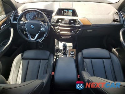 Zdjęcie 8 z 13 samochodu: 2018 BMW X3 XDRIVE30I VIN:5UXTR9C52JLC82514 - miniatura