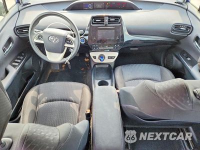 Zdjęcie 8 z 12 samochodu: 2017 TOYOTA PRIUS TWO VIN:JTDKBRFU9H3045224 - miniatura