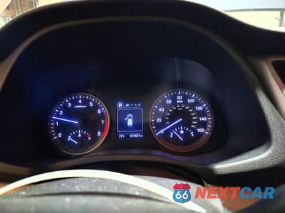 Zdjęcie 9 z 13 samochodu: 2017 HYUNDAI TUCSON SE VIN:KM8J3CA41HU565954 - miniatura