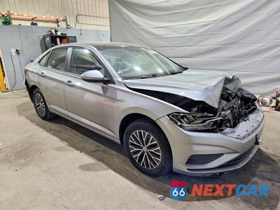 Czwarte zdjęcie samochodu z boku: 2020 VOLKSWAGEN JETTA S VIN:3VWCB7BU1LM045771 - miniatura