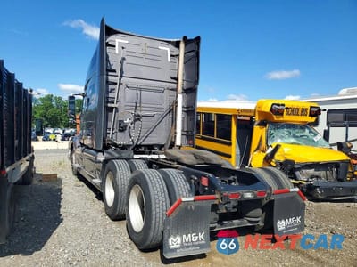 Trzecie zdjęcie samochodu z tyłu: 2019 VOLVO VN VNL VIN:4V4NC9EH3KN206407 - miniatura