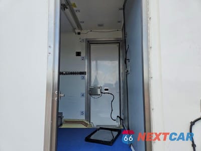 Zdjęcie 11 z 13 samochodu: 2023 FORD E350 REFRIGERATED BOX TRUCK VIN:1FDWE3FK5PDD14778 - miniatura