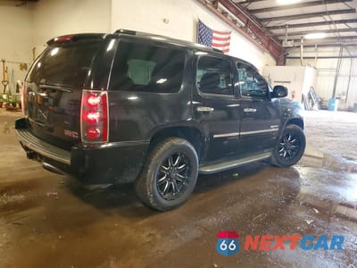 Trzecie zdjęcie samochodu z tyłu: 2011 GMC YUKON DENALI VIN:1GKS2EEF3BR106605 - miniatura