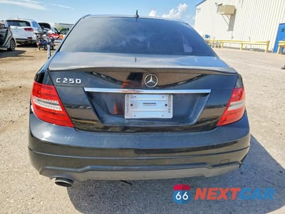 Zdjęcie 6 z 12 samochodu: 2014 MERCEDES-BENZ C 250 VIN:WDDGF4HB3EG236351 - miniatura