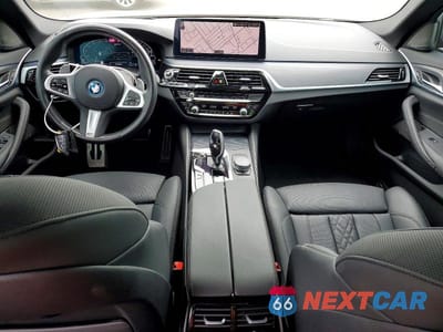 Zdjęcie 8 z 12 samochodu: 2022 BMW 530E VIN:WBA13AG07NCK61992 - miniatura