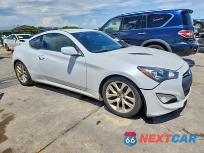 Czwarte zdjęcie samochodu z boku: 2014 HYUNDAI GENESIS COUPE 2.0T VIN:KMHHT6KD4EU120926 - miniatura