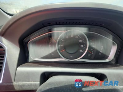 Zdjęcie 9 z 13 samochodu: 2015 VOLVO XC60 T5 VIN:YV440MDA5F2583395 - miniatura