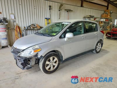 2012 NISSAN VERSA 1.8 S 3N1BC1CP0CK280551 - główne zdjęcie licytacji z USA - miniatura