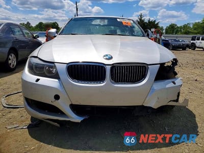 Piąte zdjęcie samochodu w środku: 2011 BMW 328 XI SULEV VIN:WBAPK5G54BNN30322 - miniatura