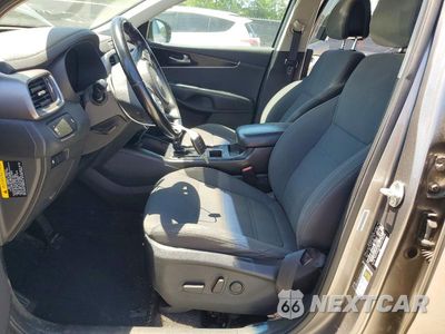 Zdjęcie 7 z 13 samochodu: 2016 KIA SORENTO LX VIN:5XYPG4A39GG016860 - miniatura