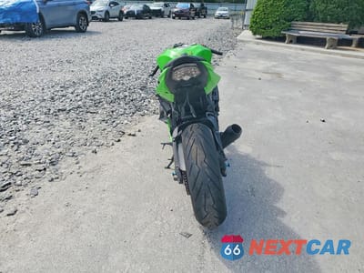Czwarte zdjęcie samochodu z boku: 2012 KAWASAKI ZX600 R VIN:JKAZX4R12CA034049 - miniatura