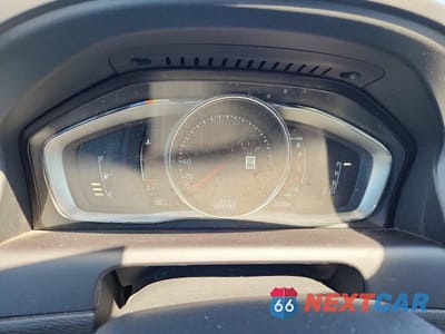 Zdjęcie 9 z 14 samochodu: 2016 VOLVO XC60 T5 PREMIER VIN:YV4612RK9G2837784 - miniatura
