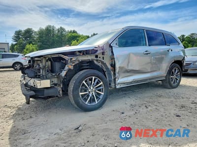 2018 TOYOTA HIGHLANDER XLE 5TDJZRFH8JS549259 - główne zdjęcie licytacji z USA - miniatura