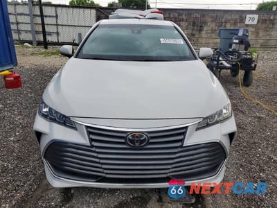 Piąte zdjęcie samochodu w środku: 2022 TOYOTA AVALON XLE VIN:4T1AZ1FB1NU075116 - miniatura