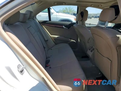 Zdjęcie 10 z 12 samochodu: 2011 MERCEDES-BENZ C 300 VIN:WDDGF5EB7BA526617 - miniatura