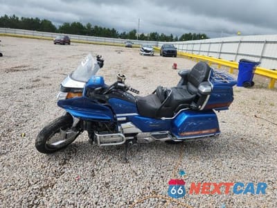 Trzecie zdjęcie samochodu z tyłu: 1992 HONDA GL1500 A VIN:1HFSC2208NA400386 - miniatura