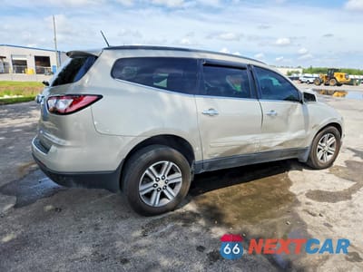 Trzecie zdjęcie samochodu z tyłu: 2017 CHEVROLET TRAVERSE LT VIN:1GNKRHKD2HJ121168 - miniatura
