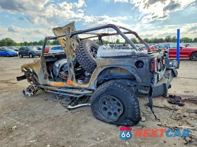 Drugie zdjęcie samochodu z przodu: 2014 JEEP WRANGLER UNLIMITED SAHARA VIN:1C4BJWEG9EL146904 - miniatura