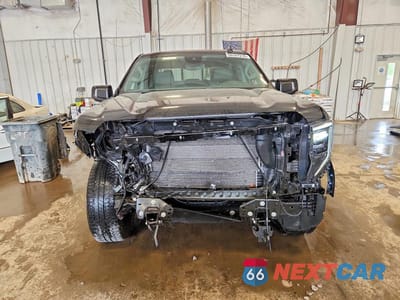 Piąte zdjęcie samochodu w środku: 2024 GMC SIERRA K1500 ELEVATION VIN:3GTUUCED2RG447666 - miniatura