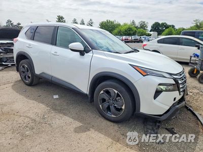 Czwarte zdjęcie samochodu z boku: 2025 NISSAN ROGUE SV VIN:5N1BT3BA2SC799543 - miniatura