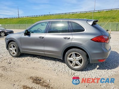Drugie zdjęcie samochodu z przodu: 2014 PORSCHE CAYENNE BASE VIN:WP1AA2A27ELA94704 - miniatura